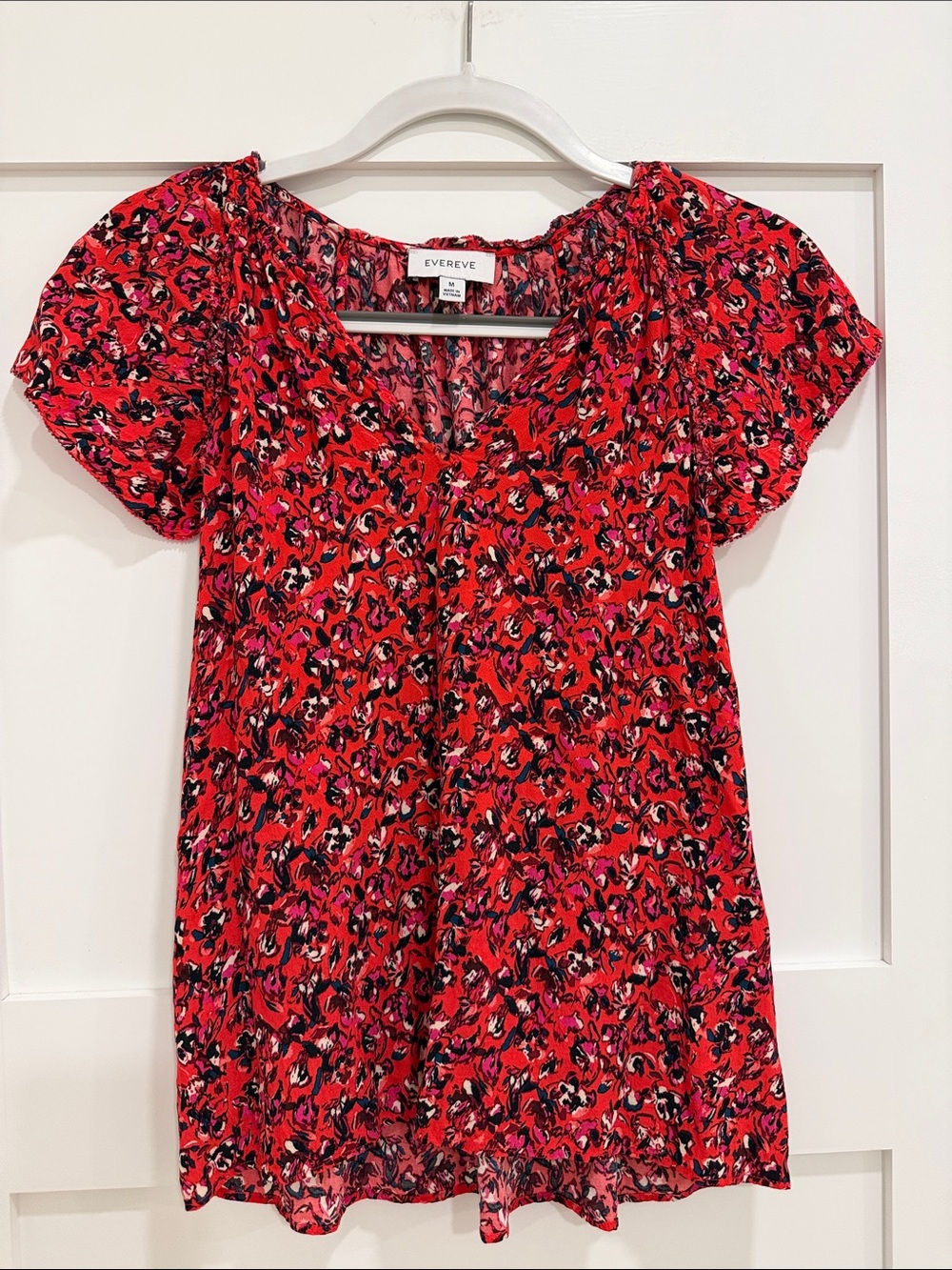 EVERVE Red Floral Flutter Sleeve Blouse Size M